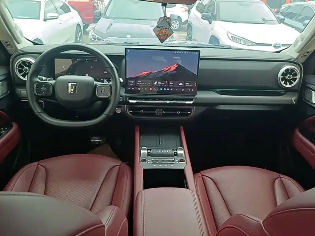 Tank 300 New Energy — фото 8