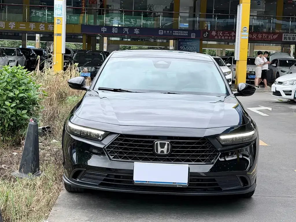 Honda Accord — фото 9