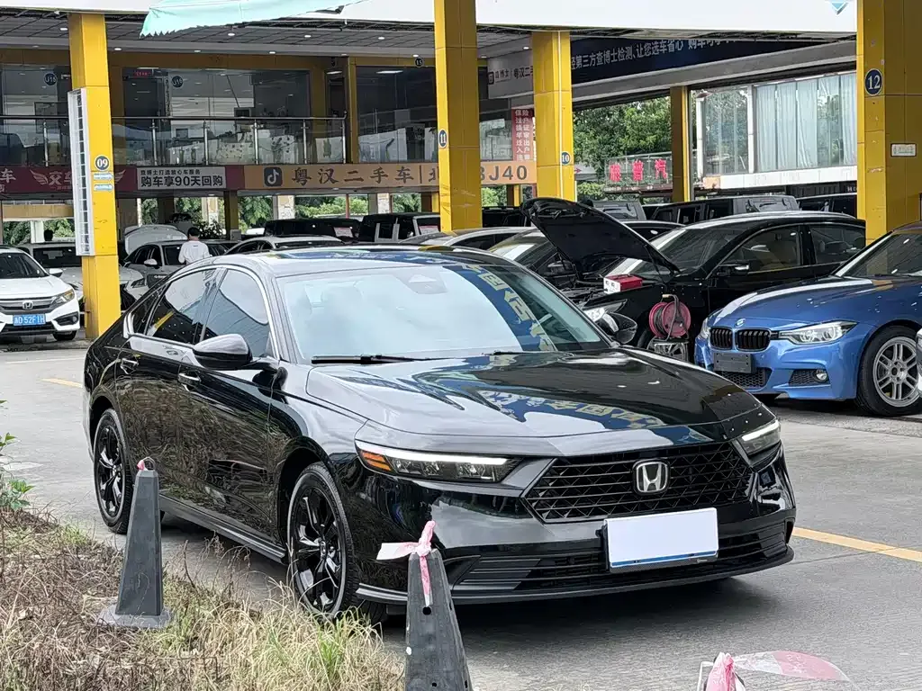 Honda Accord — фото 7