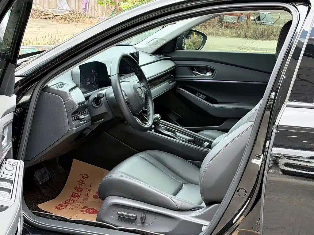 Honda Accord — фото 10