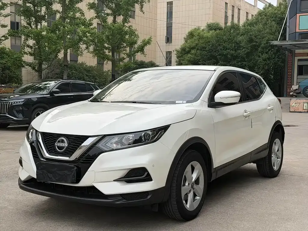 Nissan Qashqai — фото 1