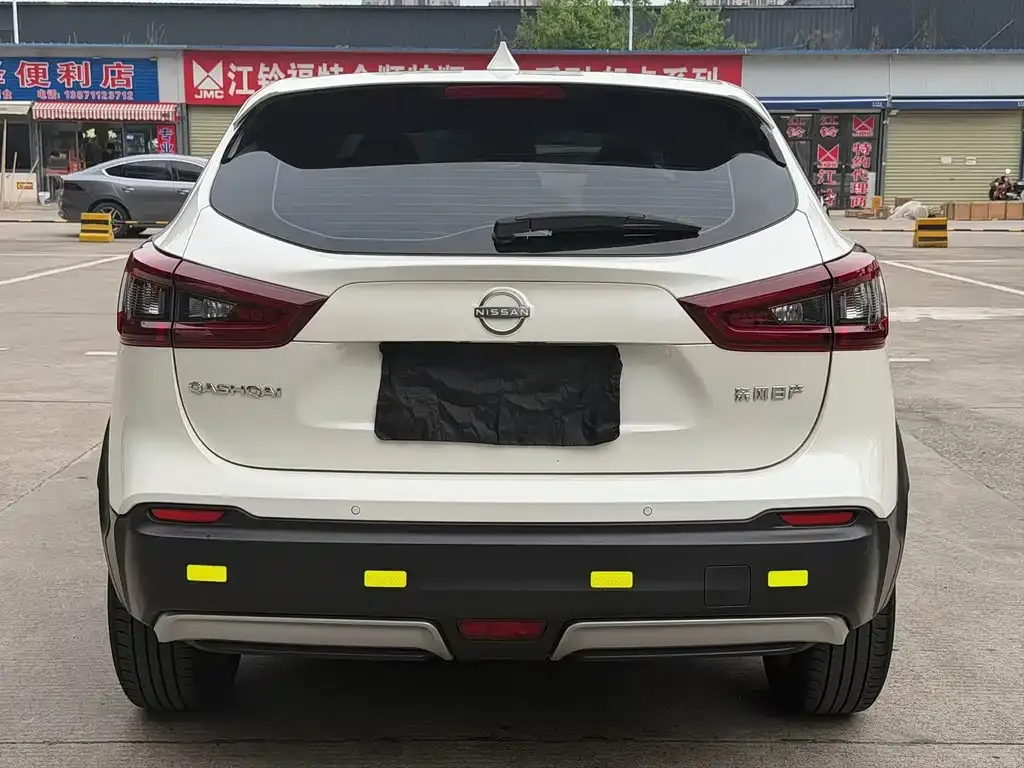 Nissan Qashqai — фото 8
