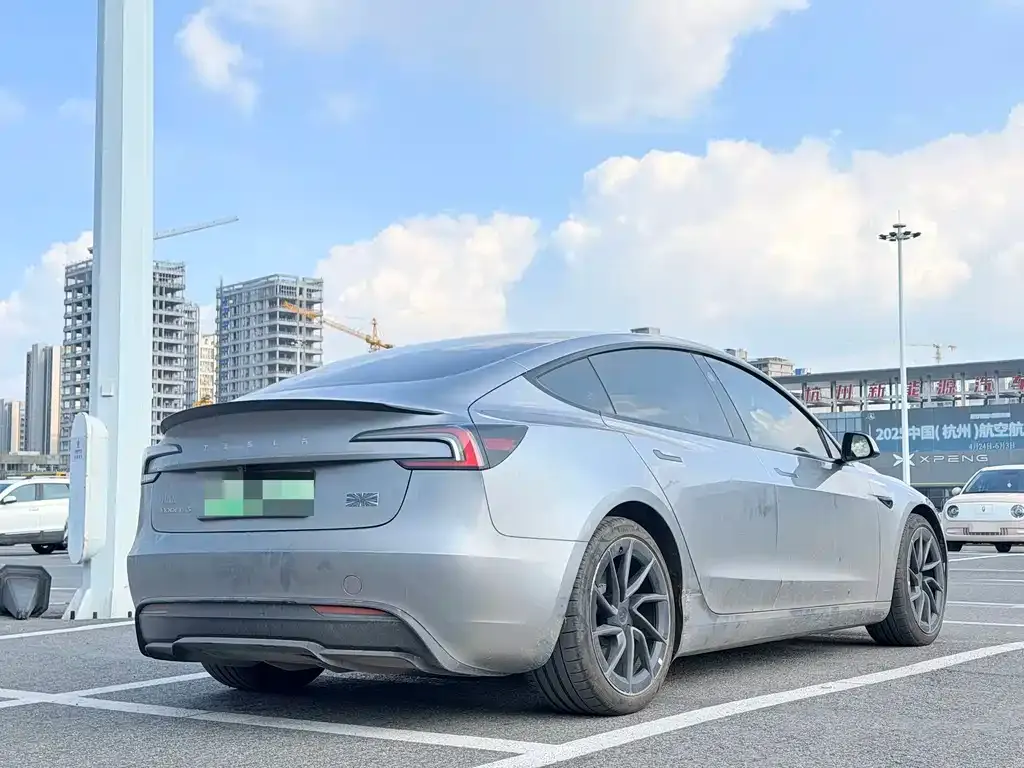 Tesla Model 3 — фото 5