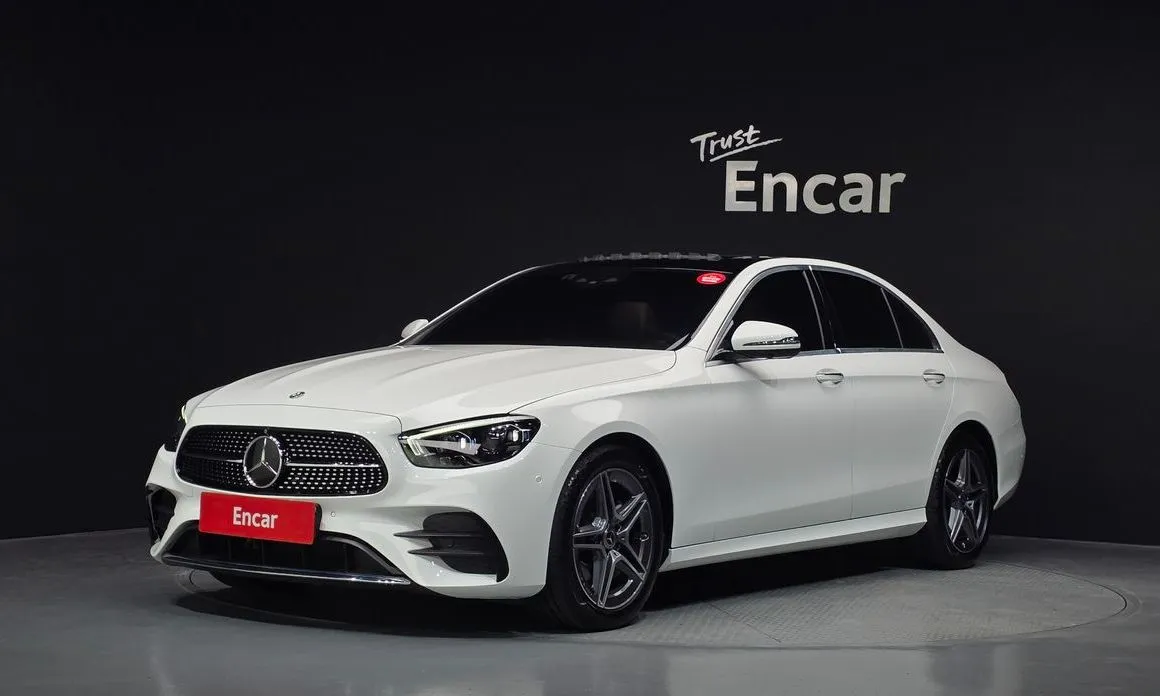Mercedes-Benz E-Class — фото 1