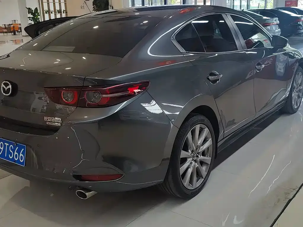 Mazda 3 Axela — фото 7