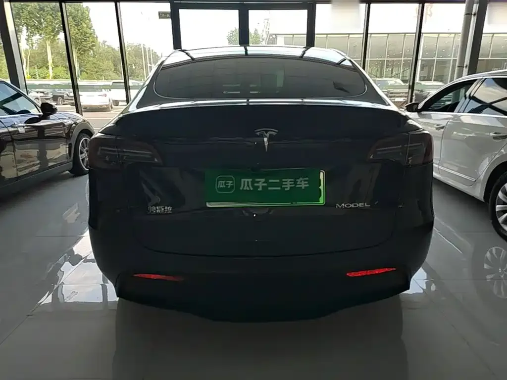Tesla Model Y — фото 7