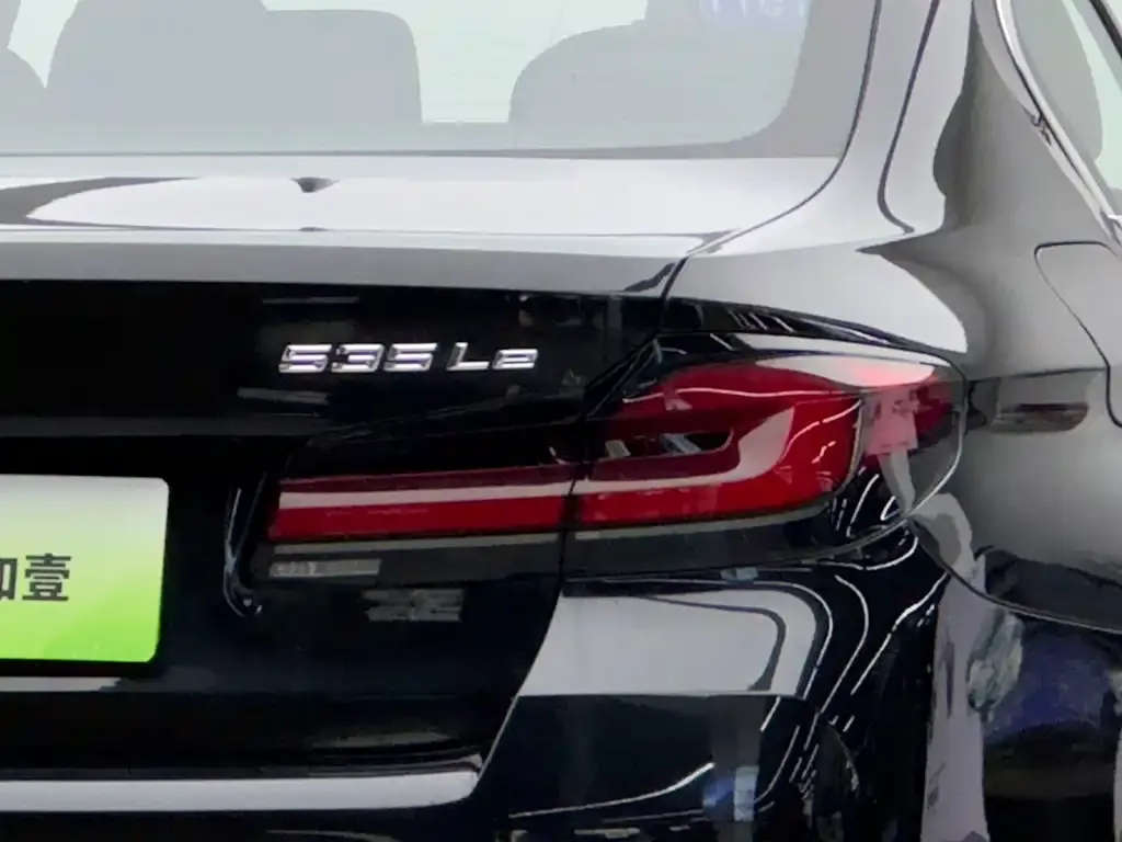 BMW 5 Series New Energy — фото 4