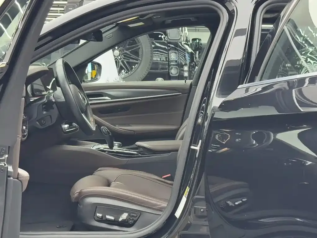 BMW 5 Series New Energy — фото 10