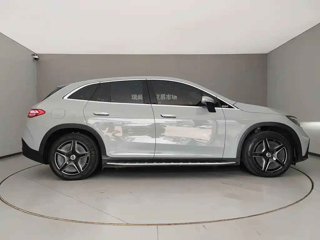 Mercedes-Benz EQE SUV — фото 2