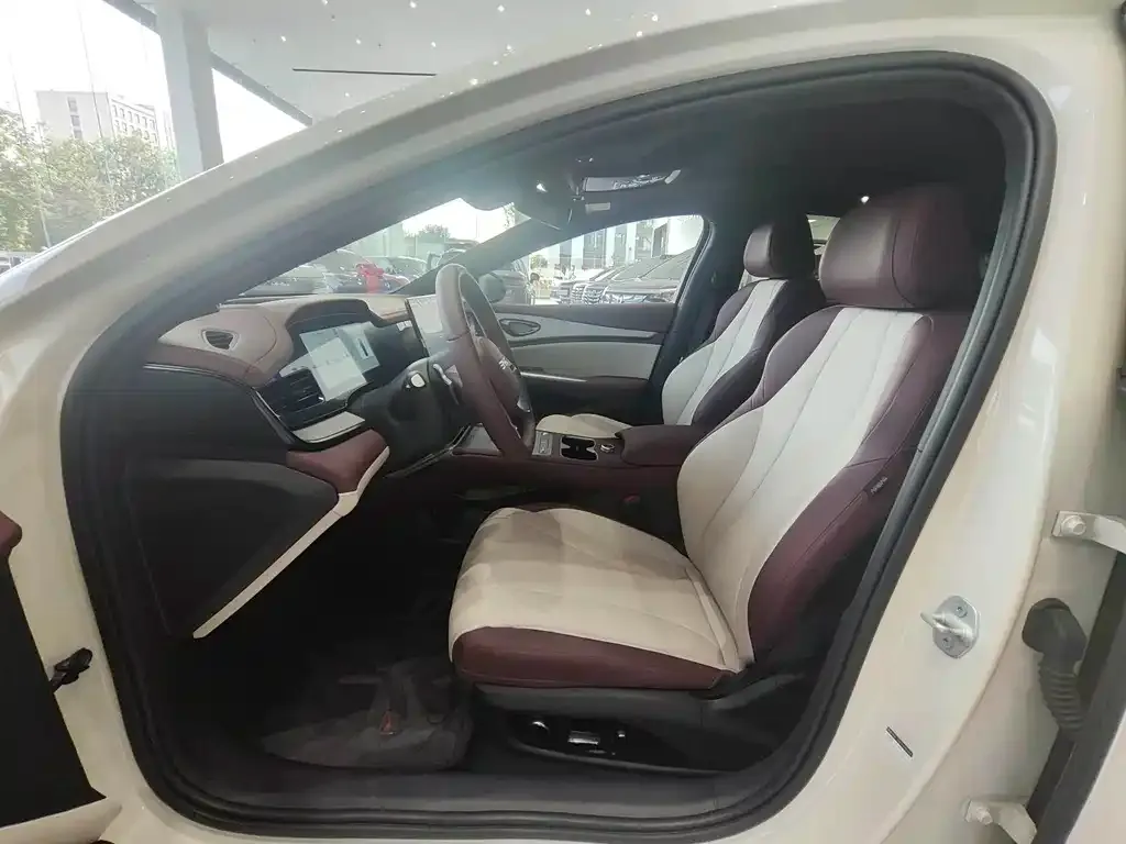 BYD Seal 07 DM-i — фото 8
