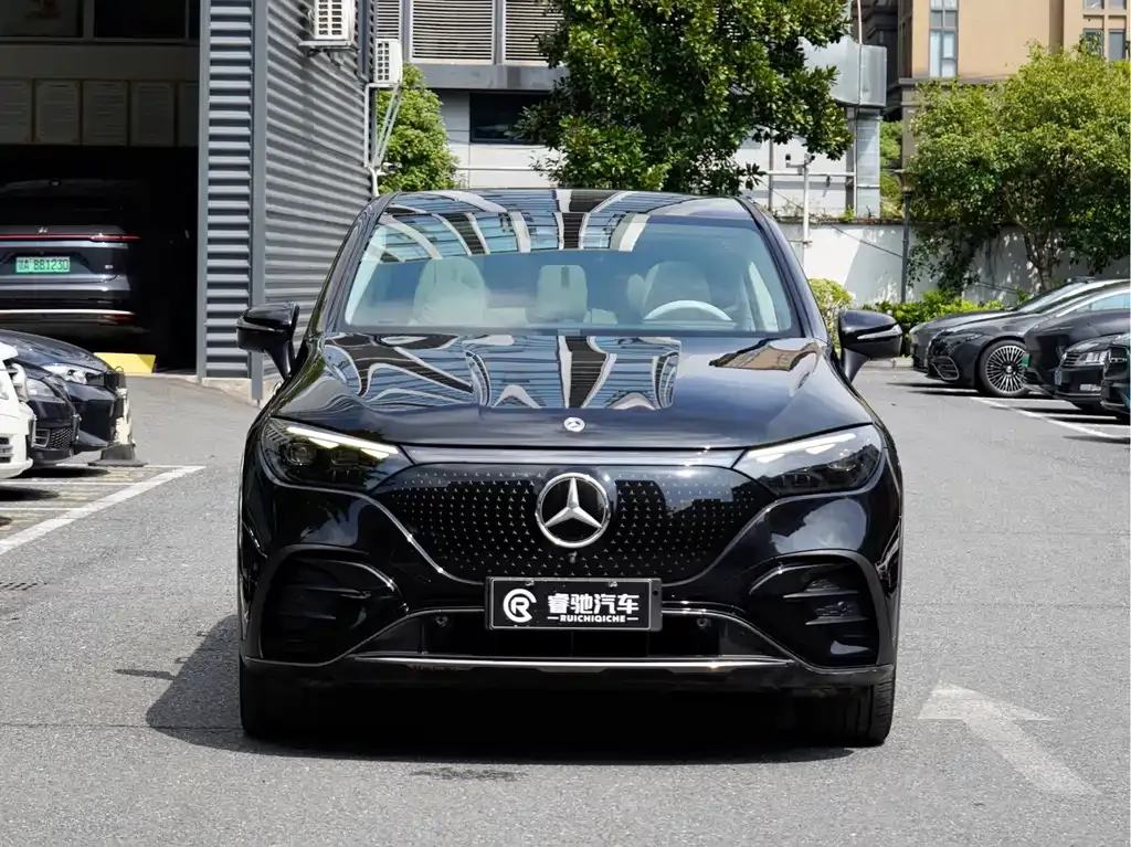 Mercedes-Benz EQE SUV — фото 9