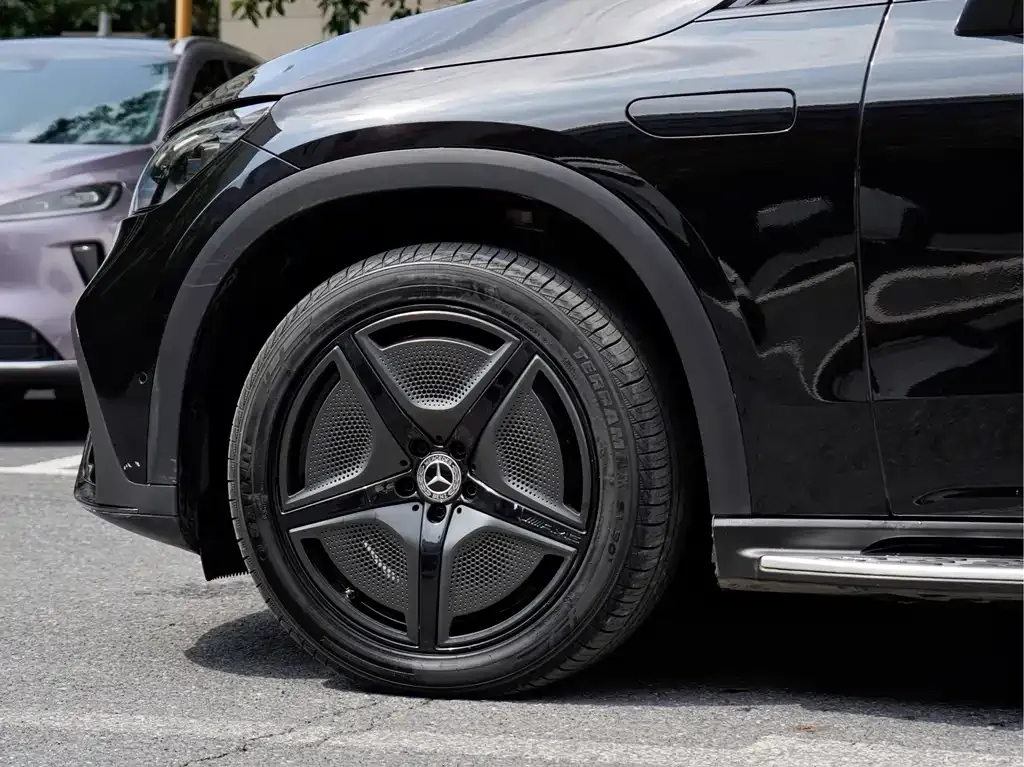 Mercedes-Benz EQE SUV — фото 6