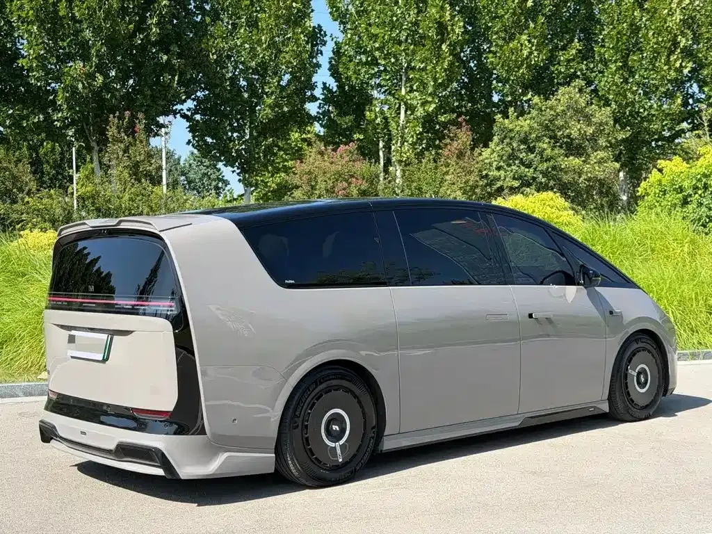 Li Auto MEGA — фото 8