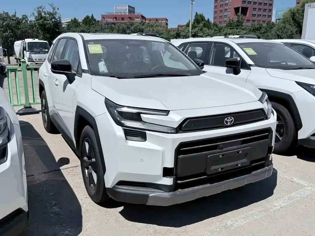 Toyota RAV4 — фото 5