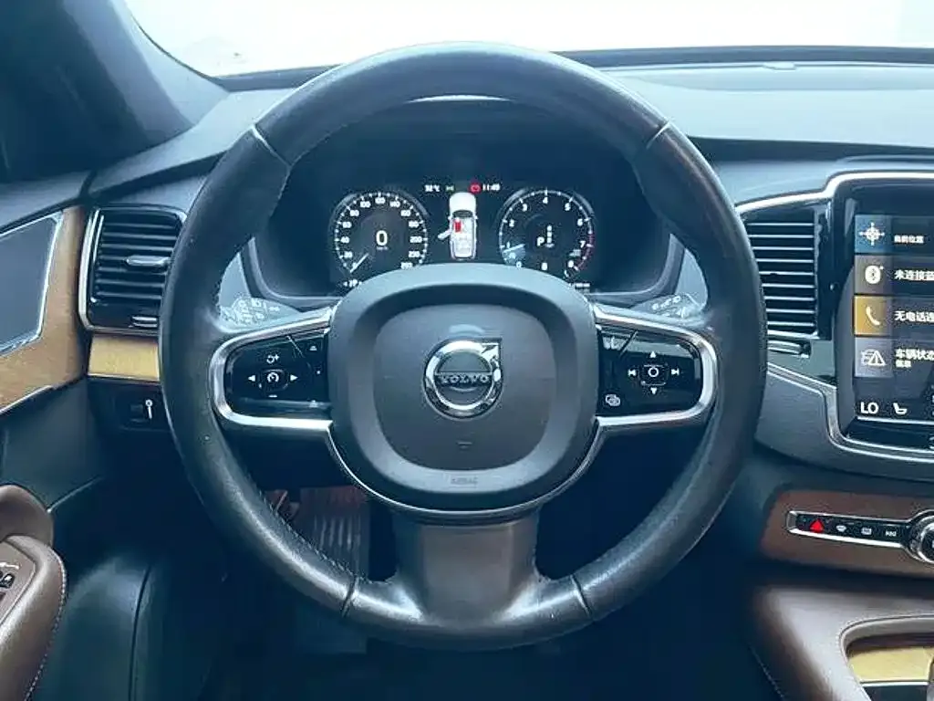 Volvo XC90 — фото 2
