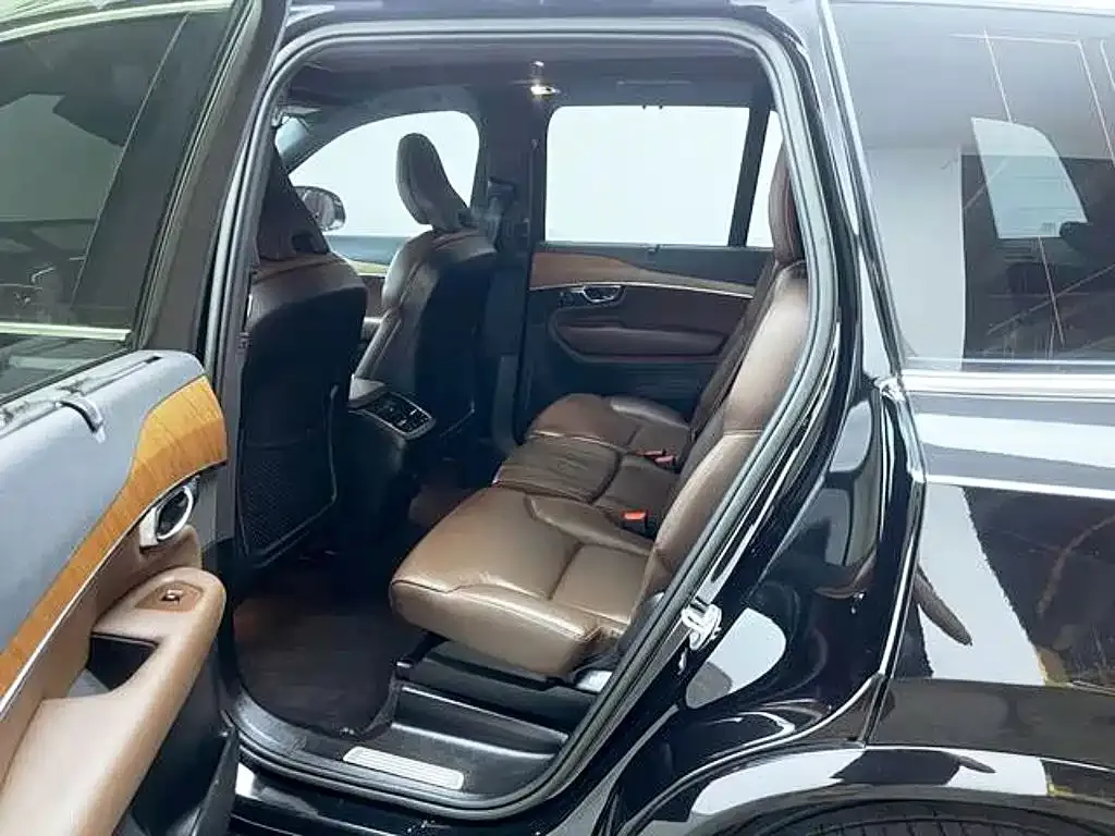 Volvo XC90 — фото 4