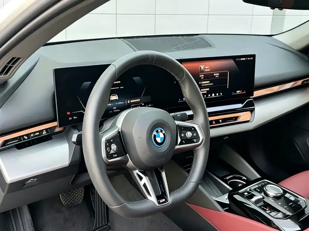 BMW i5 — фото 6