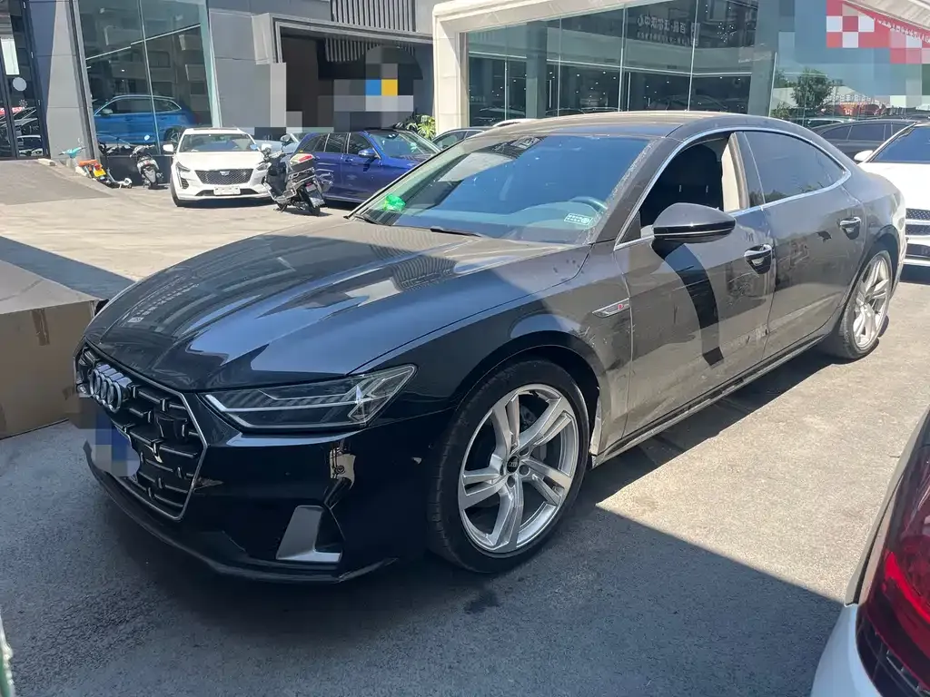 Audi A7L — фото 1