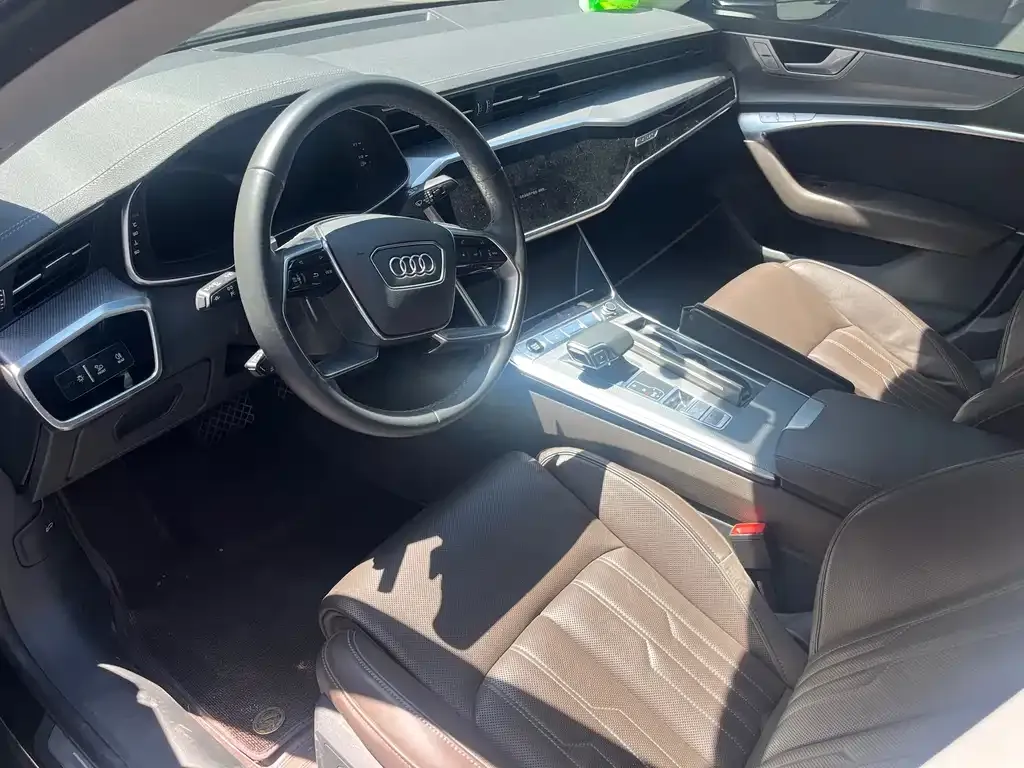 Audi A7L — фото 2