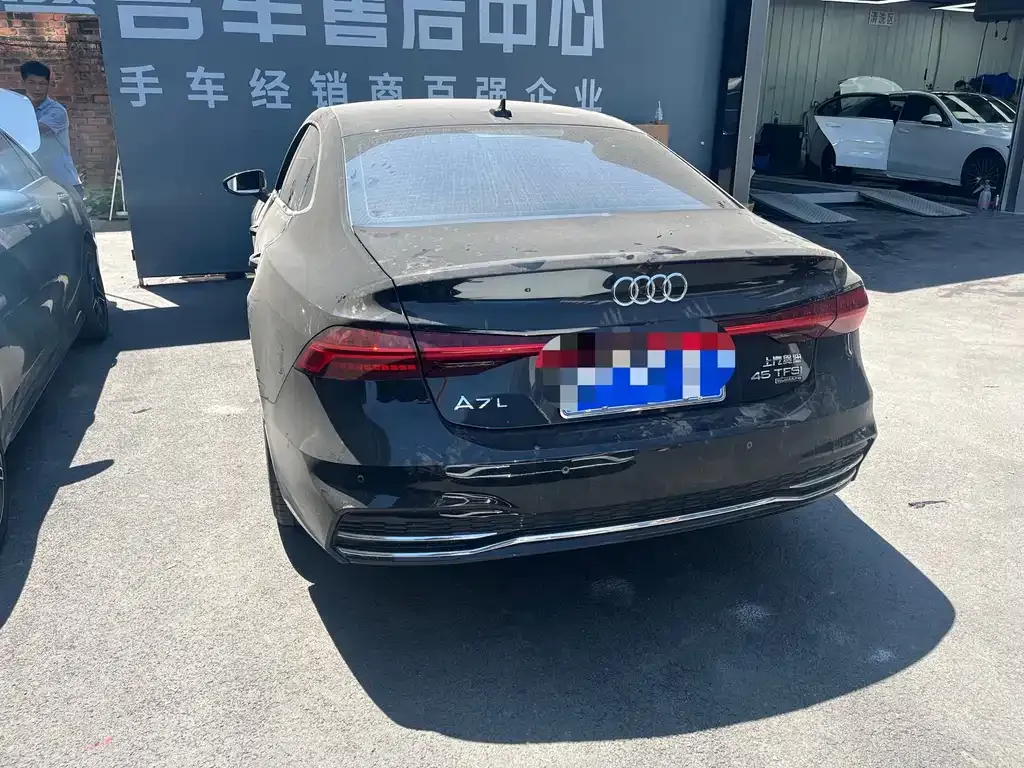 Audi A7L — фото 7
