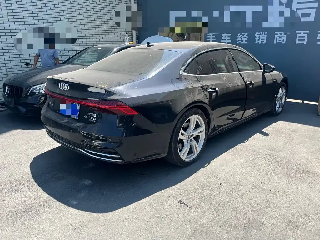 Audi A7L — фото 6