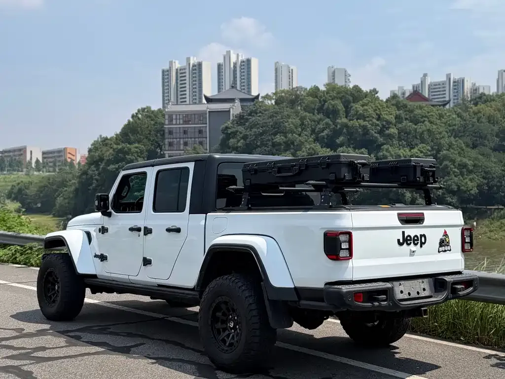 Jeep Gladiator — фото 5