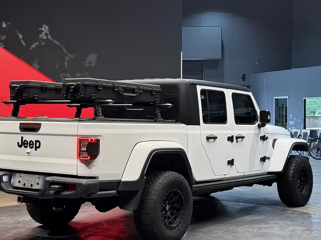 Jeep Gladiator — фото 8