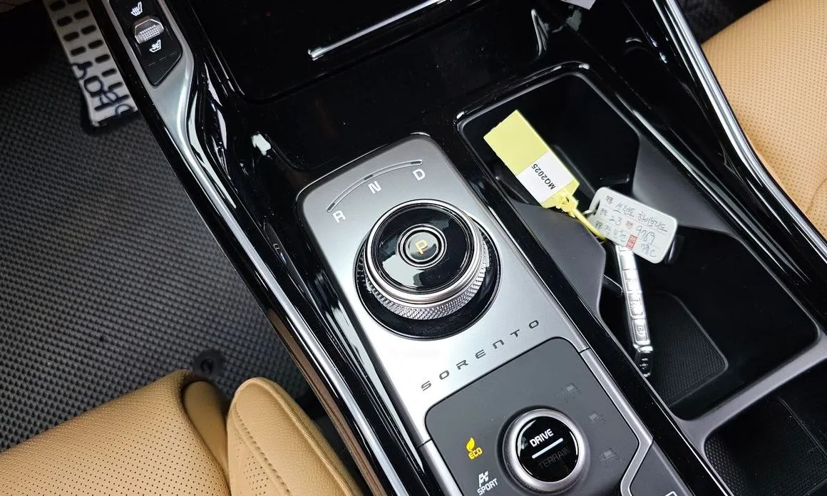 Kia Sorento — фото 9
