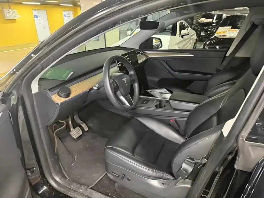 Tesla Model Y — фото 4