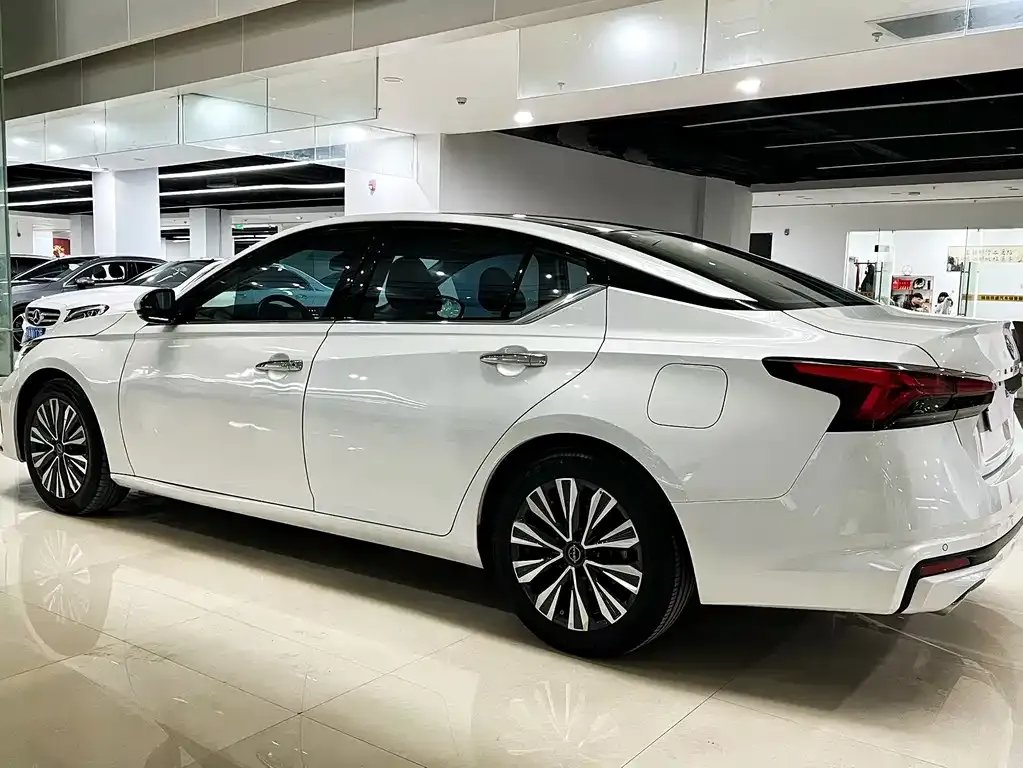 Nissan Teana — фото 8