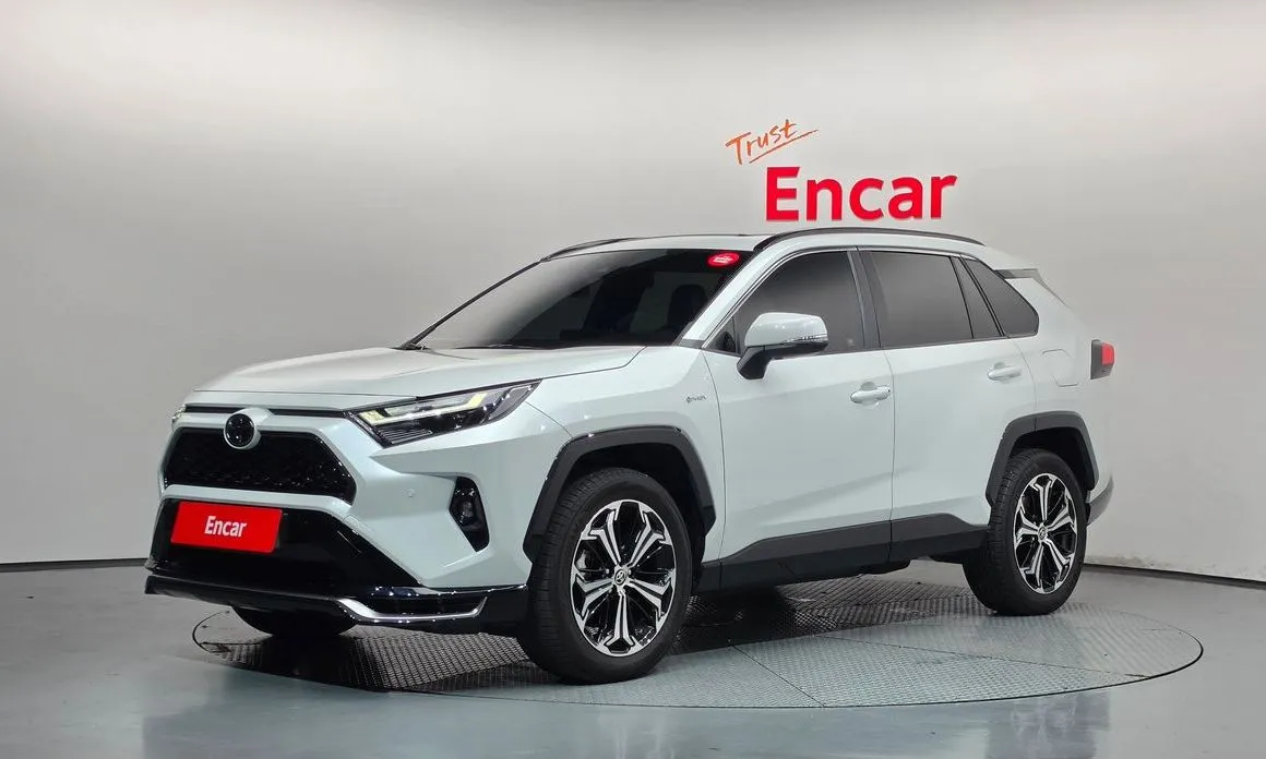 Toyota RAV4 — фото 1