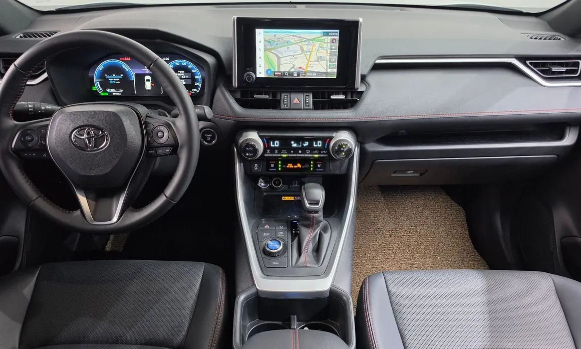 Toyota RAV4 — фото 10