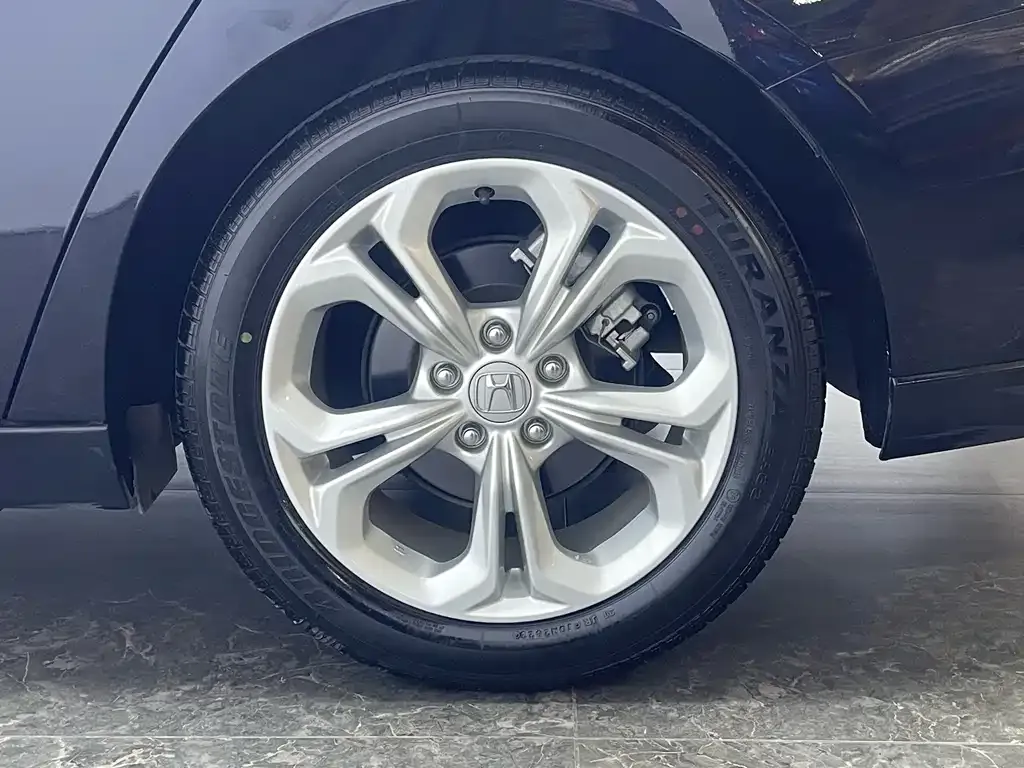 Honda Accord — фото 9