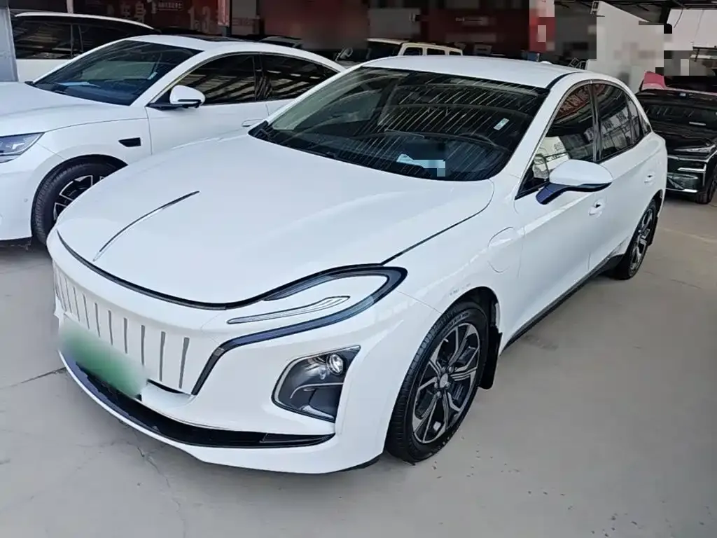 Hongqi E-QM5 — фото 1