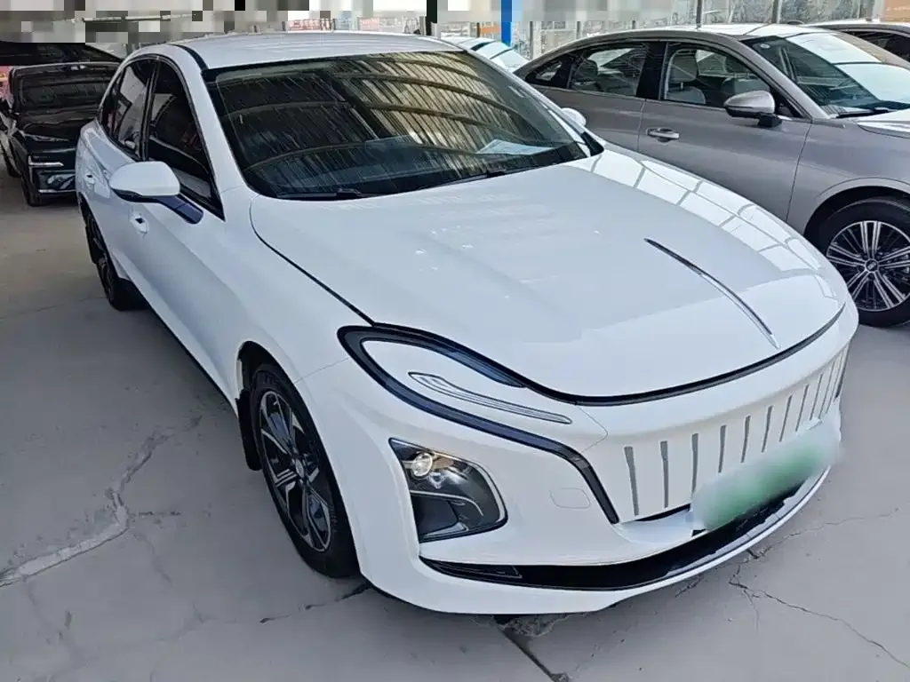 Hongqi E-QM5 — фото 6