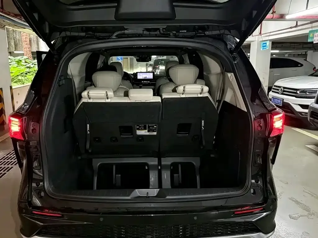 Toyota Granvia — фото 6
