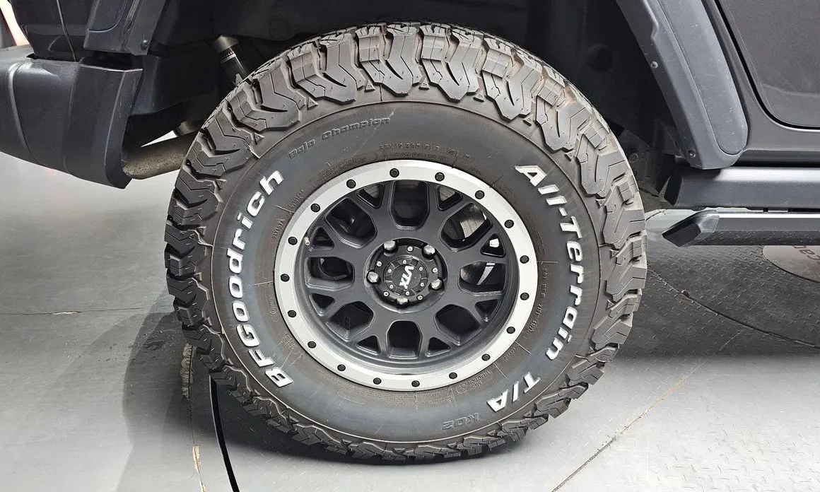 Jeep Wrangler — фото 8