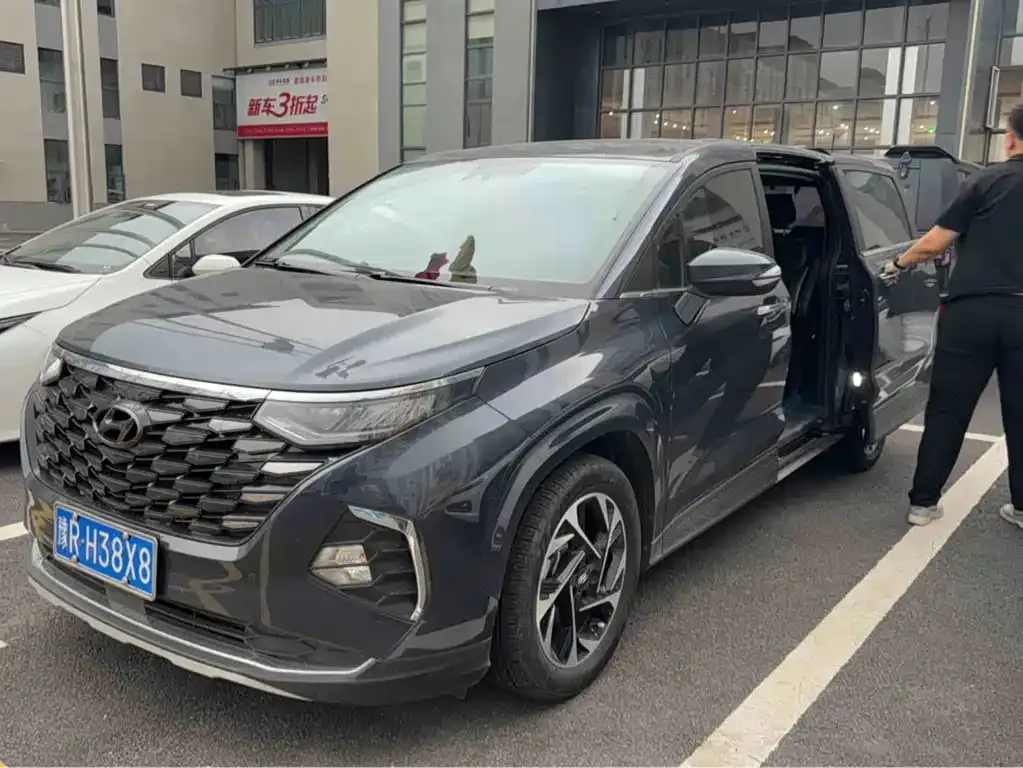 Hyundai Custo — фото 1