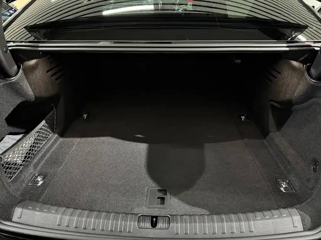 Audi A6L — фото 9