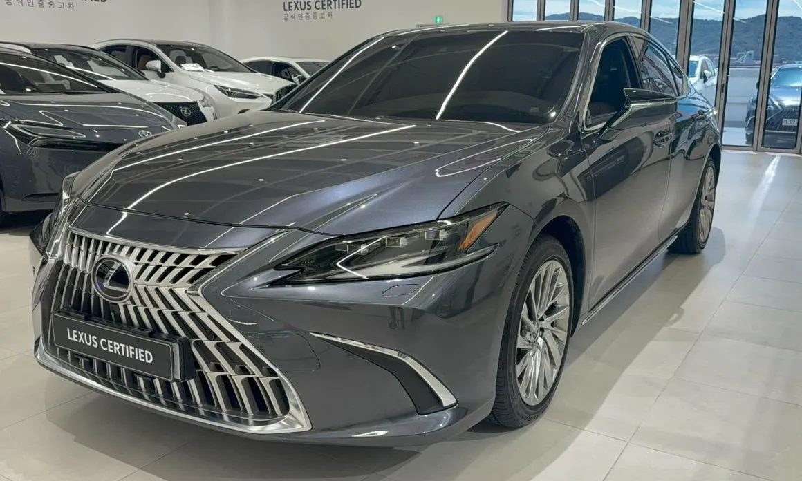 Lexus ES — фото 1