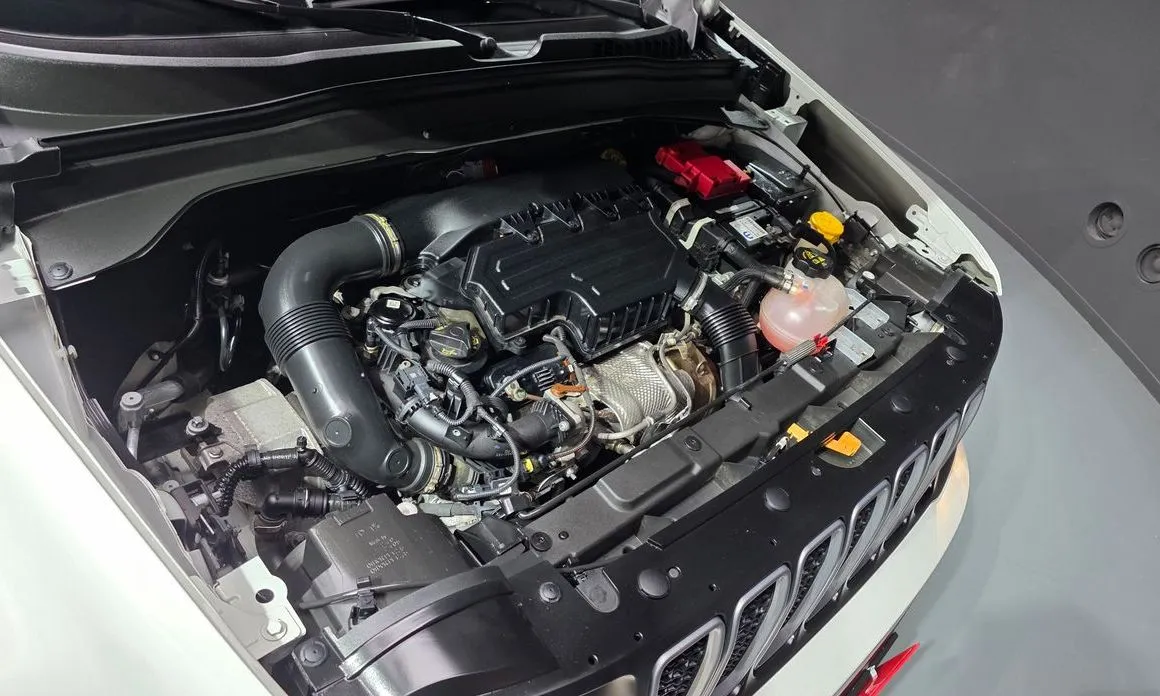 Jeep Renegade — фото 8