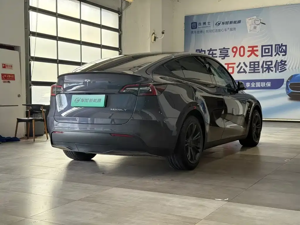Tesla Model Y — фото 7