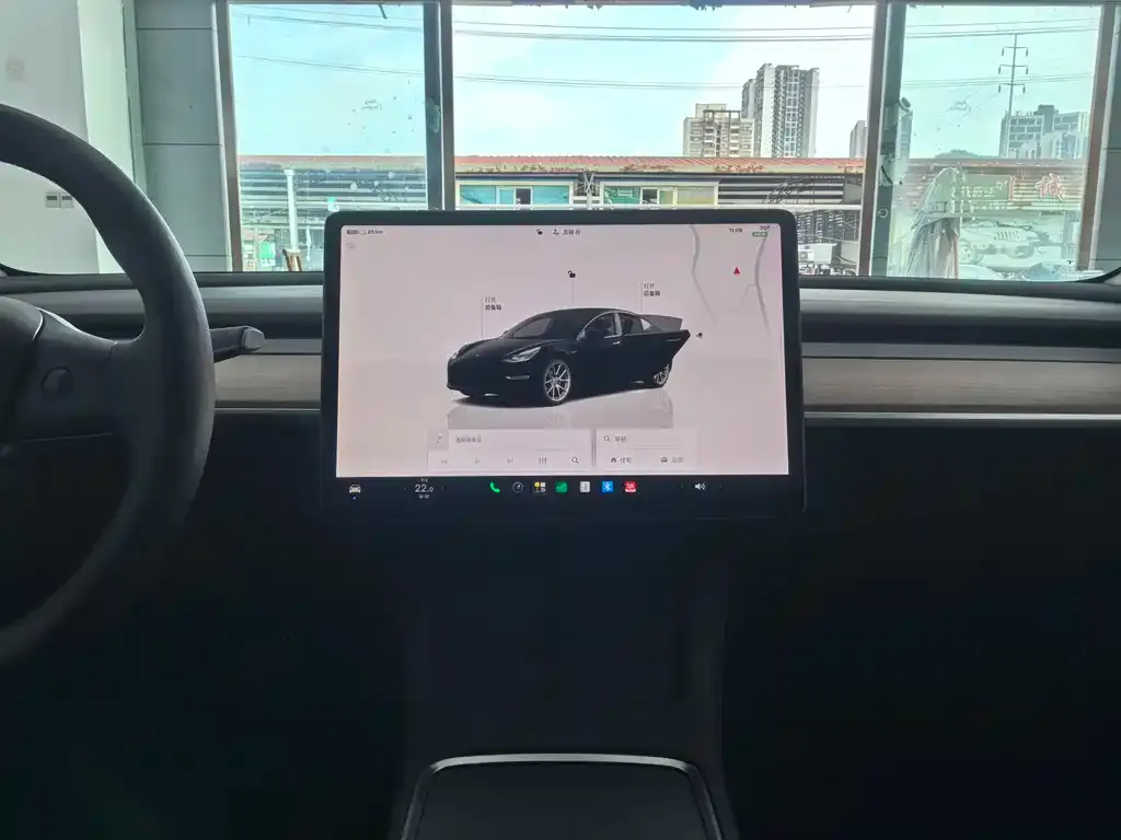 Tesla Model 3 — фото 7