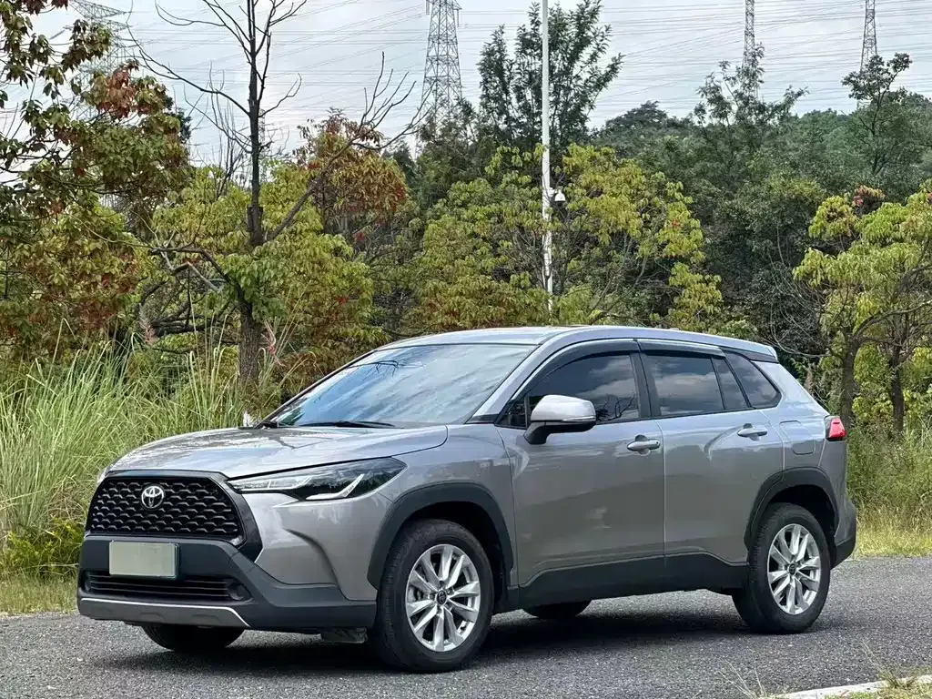 Toyota Corolla Cross — фото 1
