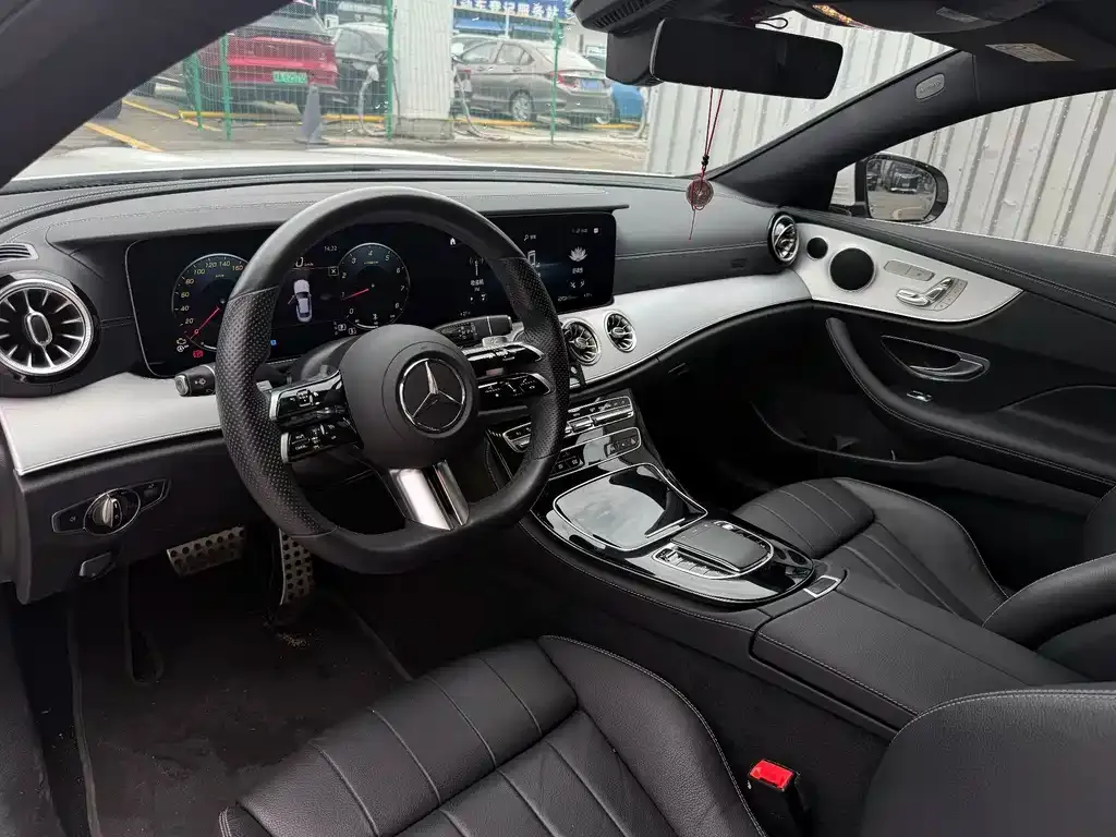Mercedes-Benz E-Class (Import) — фото 5