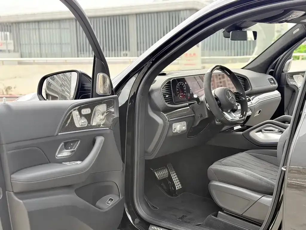 Mercedes-Benz GLS AMG — фото 10