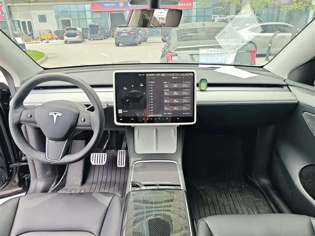 Tesla Model Y — фото 6