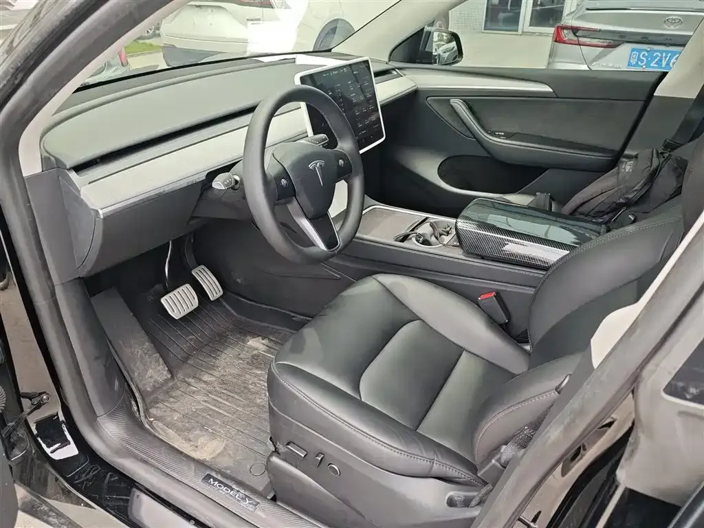 Tesla Model Y — фото 2