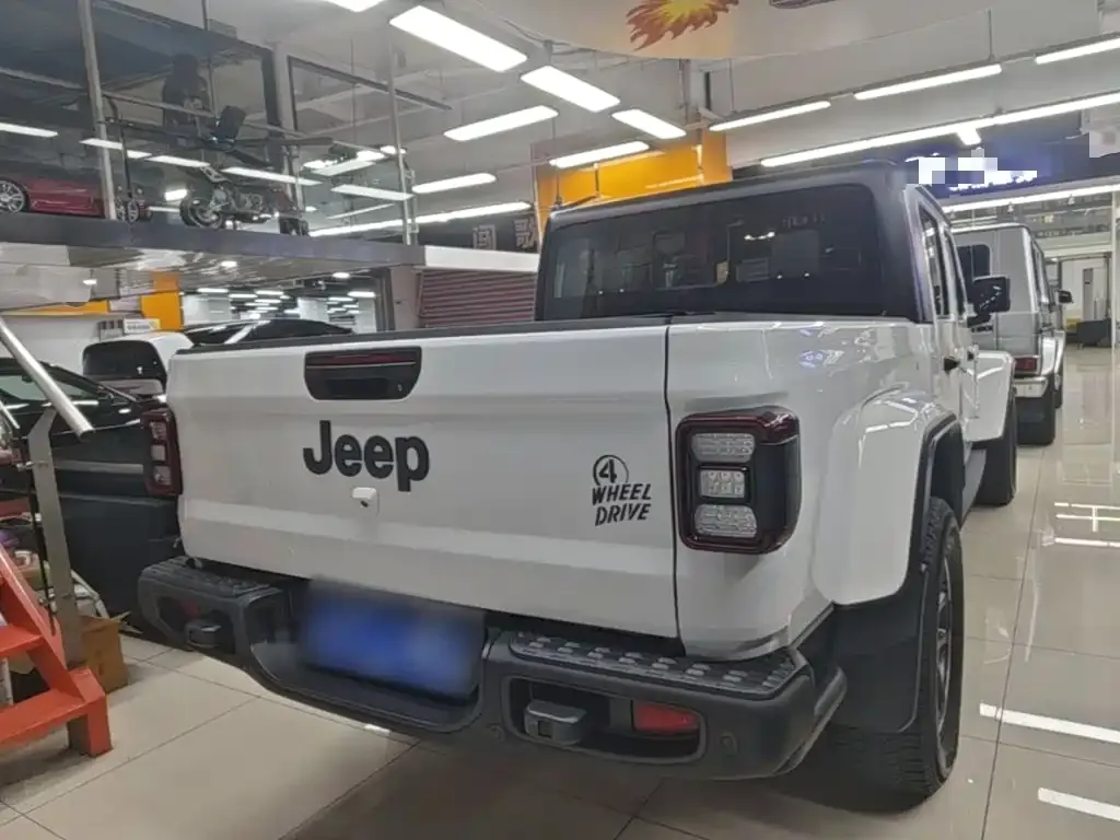 Jeep Gladiator — фото 10