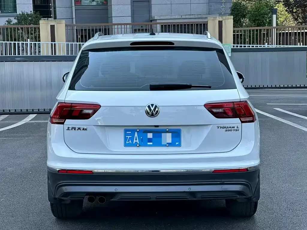 Volkswagen Tiguan L — фото 9